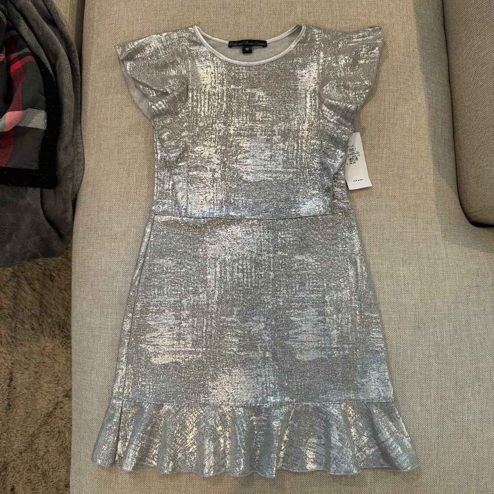 Dolls and Divas Couture - Silver Dress - Girl 10